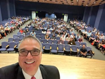 Dean Varona selfie at 2022 orientation